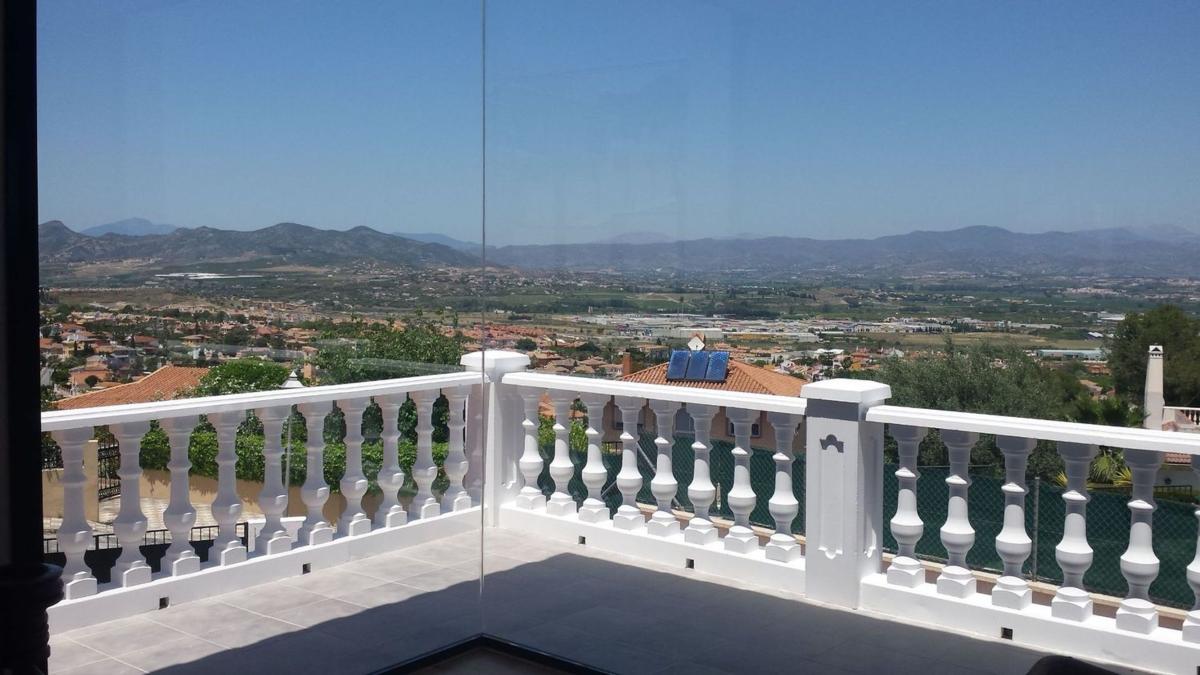 Venta de chalet independiente en Casa o chalet en Manantiales - Lagar - Cortijo, Alhaurín de la Torre, Alhaurín de la Torre
photo 3