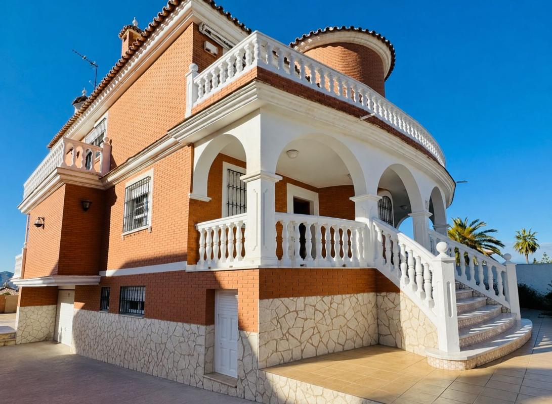 Propiedades en venta y alquiler en España photo 3