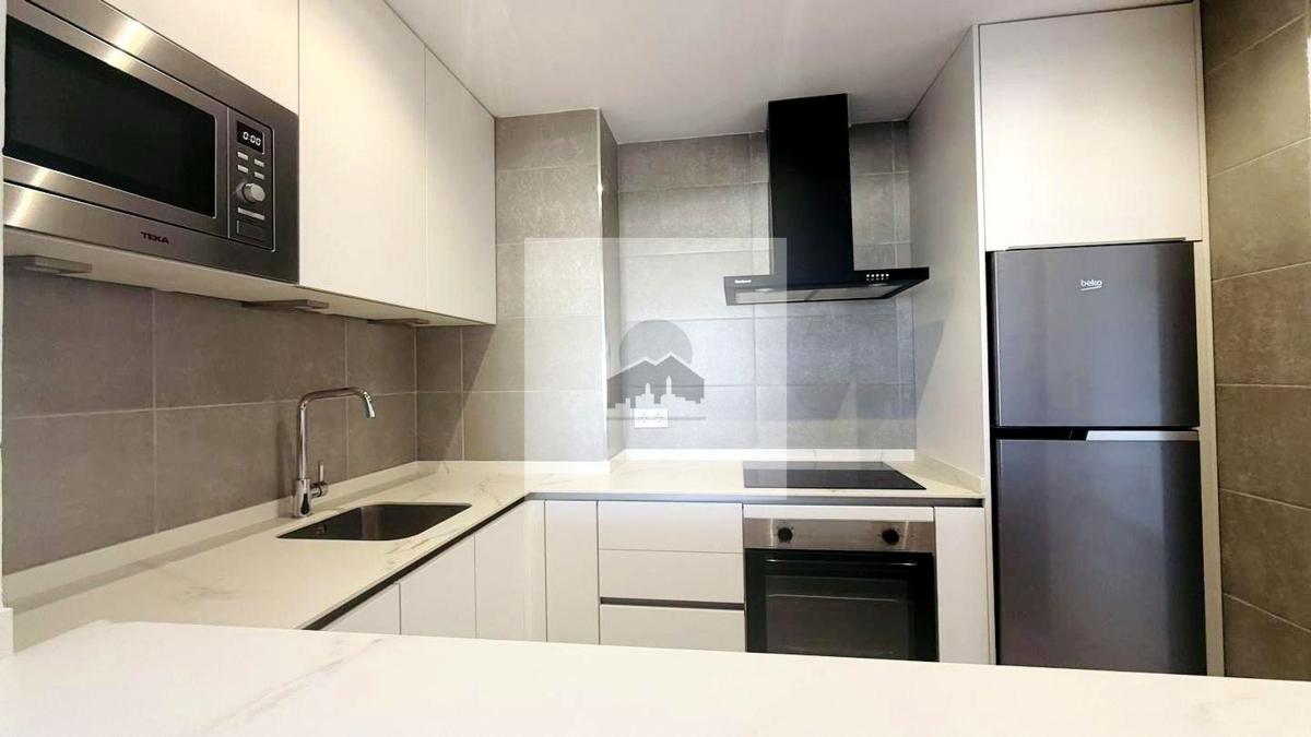 Venta de piso en Piso en Calle Sierra Morena, Las Lomas, Estepona, Estepona
photo 5