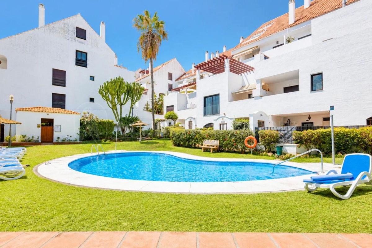 Venta de piso en Piso en Calle las Ventas, 2, Nueva Andalucía, Marbella, Marbella
photo 1