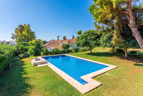 Venta de piso en Piso en Nueva Andalucía, Marbella, Marbella
photo 1
