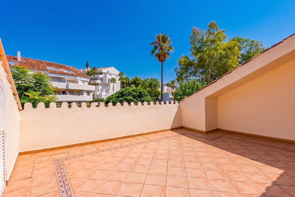 Venta de piso en Piso en Nueva Andalucía, Marbella, Marbella
photo 2
