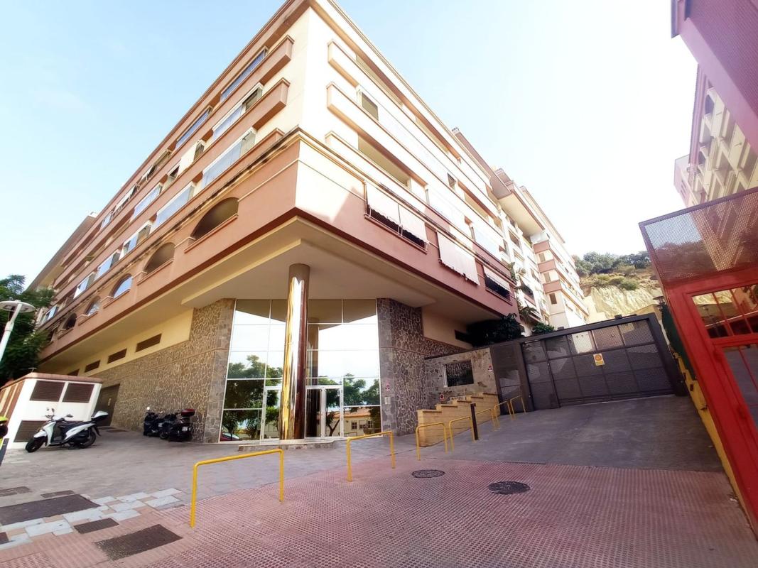 Venta de piso en Piso en Calle Narciso, 6, Los Pacos, Fuengirola, Fuengirola
photo 2
