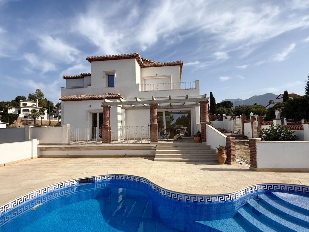 Properties for sale and rent in Spain photo 1