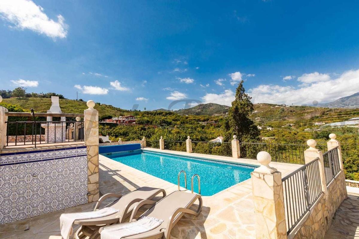 Sprzedaż działki rolnej w Finca rústica en Avda Pescia - Ctra de Frigiliana, Nerja , Nerja photo 3
