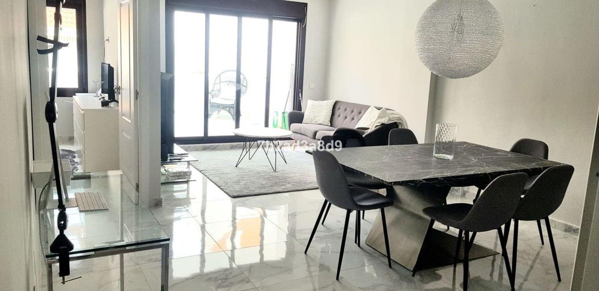 Venta de piso en Piso en Calle Rosalía de Castro, 16, Las Brisas, Marbella, Marbella
photo 1