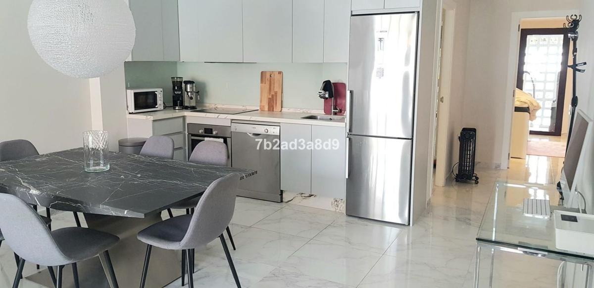 Venta de piso en Piso en Calle Rosalía de Castro, 16, Las Brisas, Marbella, Marbella
photo 5