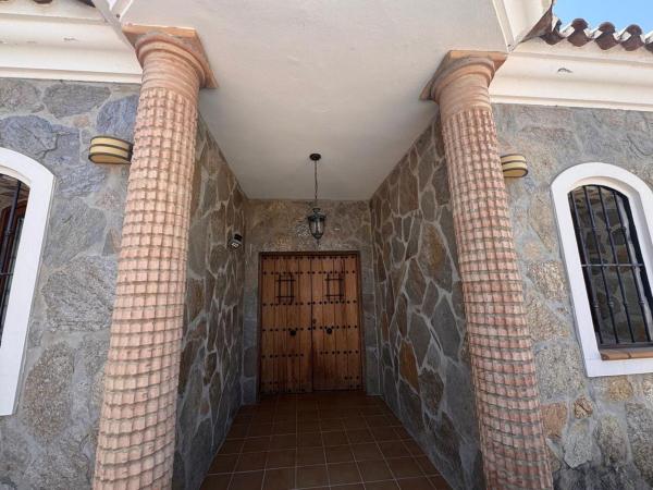 Chalet independiente en venta en Casa o chalet en Calle Miguel Delibes, San Luis de Sabinillas, Manilva, Manilva
 photo 3