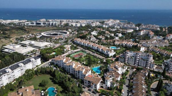 Venta de piso en Piso en Avenida del Prado, Aloha, Marbella, Marbella
photo 1