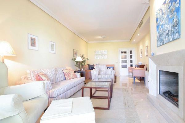 Venta de piso en Piso en Avenida del Prado, Aloha, Marbella, Marbella
thumbnail 2