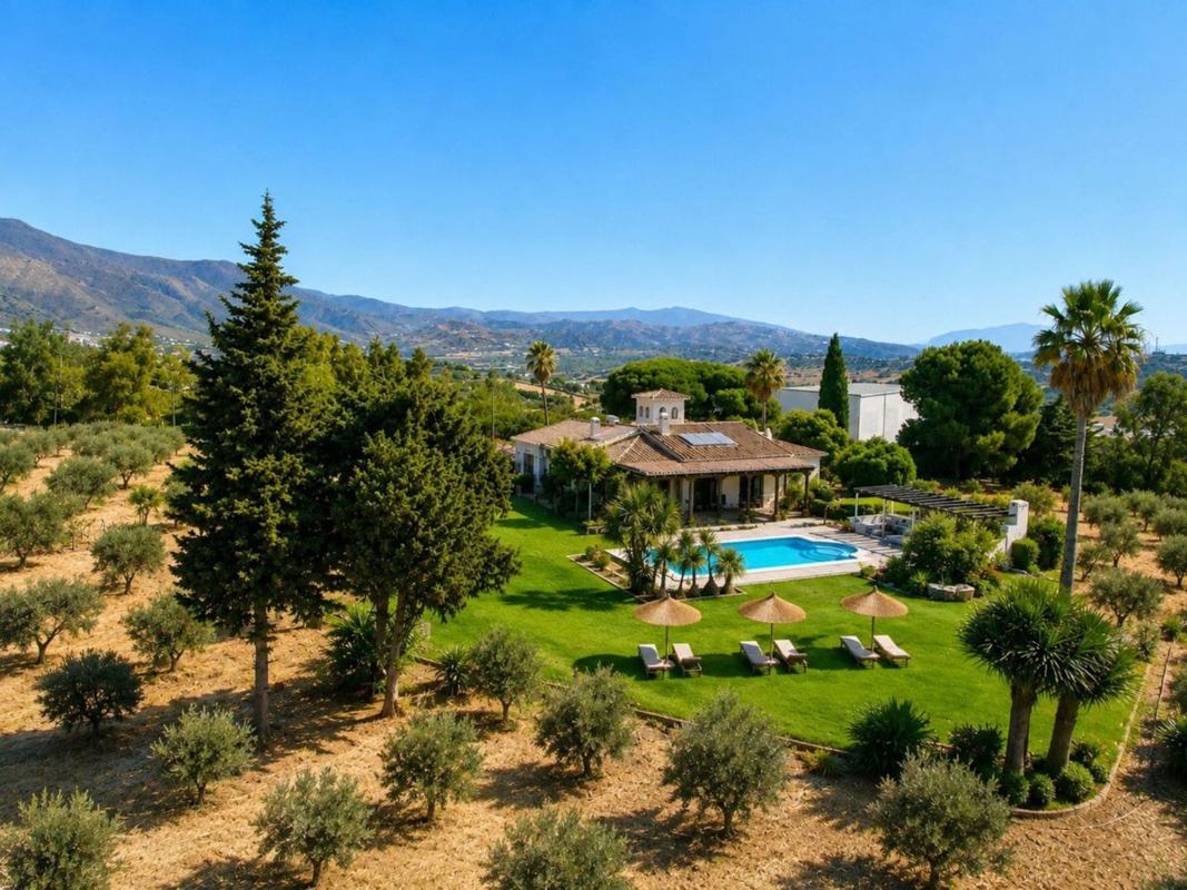 Venta de chalet independiente en Casa o chalet en Avenida España, Centro, Estepona, Estepona
 photo 3