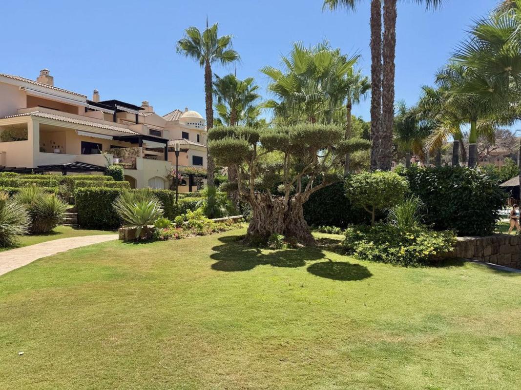Sprzedaż mieszkania w Piso en Avenida de Julio Iglesias, Puerto Banús, Marbella, Marbella
photo 2