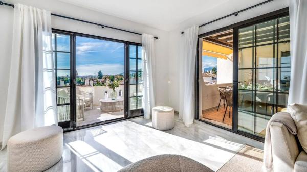 Duplex en venta en Dúplex en Avenida del Prado, Aloha, Marbella, Marbella thumbnail 3