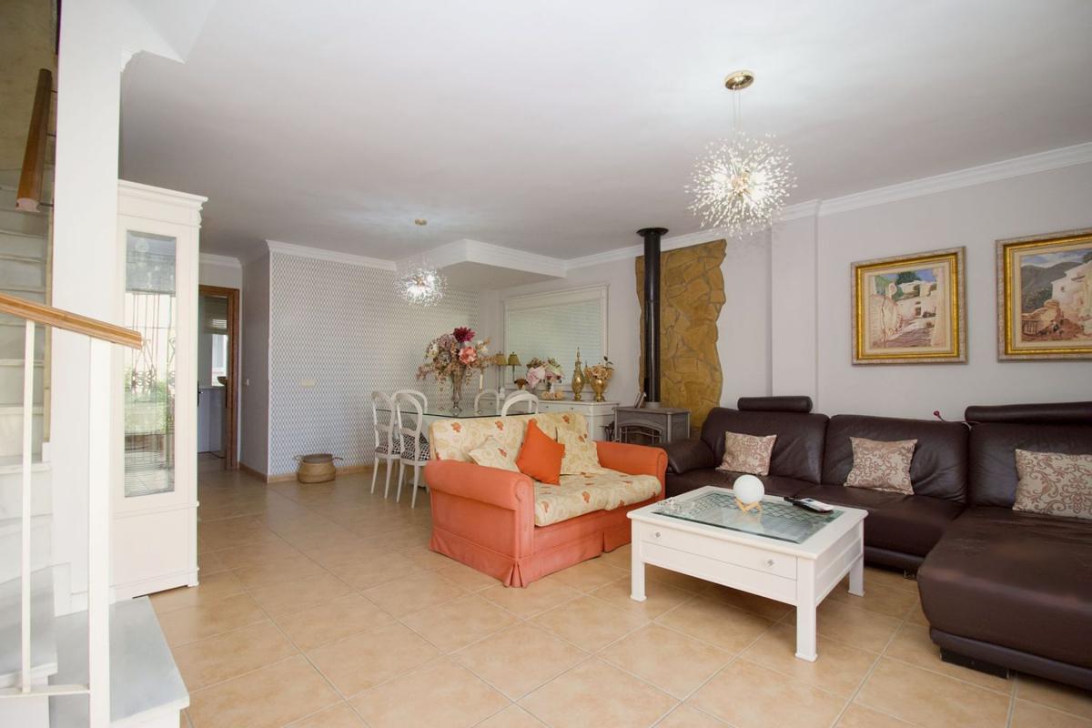 Недвижимость на продажу и в аренду в Испании photo 4