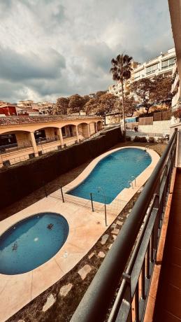 Продажа квартиры на Piso en Calle Babor, 3, Zona Centro Comercial Torrequebrada, Benalmádena, Бенальмадена
photo 1