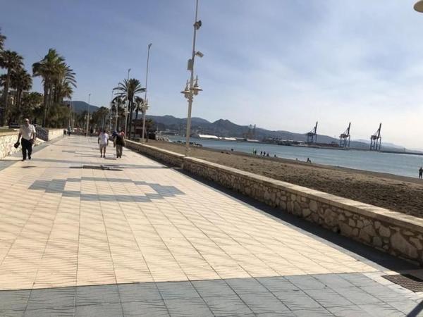 Sprzedaż mieszkania w Piso en Calle Gallito, 3, La Luz, Málaga, Málaga
 photo 4