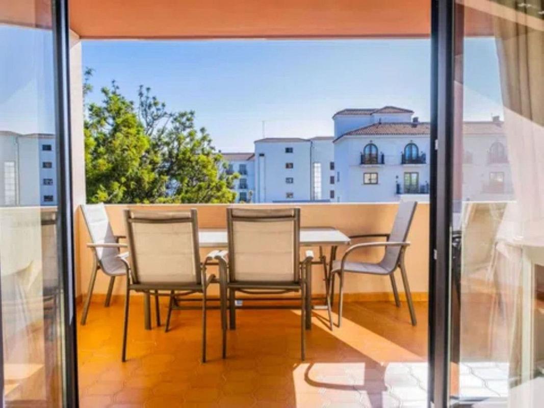 Venta de piso en Piso en Nueva Andalucía, Marbella, Marbella
photo 2