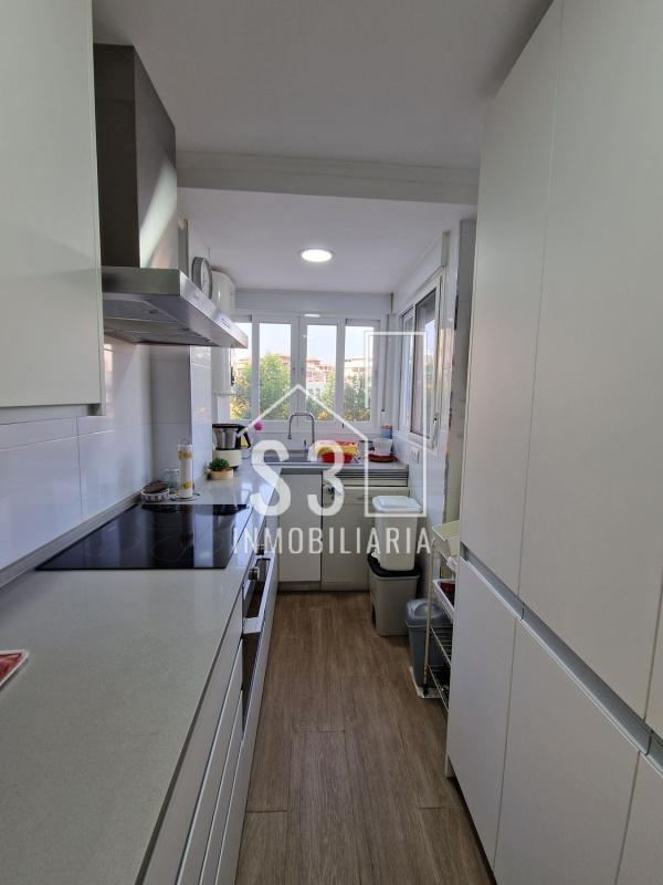 Venta de piso en Piso en Paseo Marítimo Levante, 21, Paseo Marítimo de Levante, Vélez-Malaga, Vélez-Malaga
photo 5