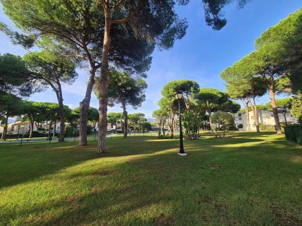 Venta de piso en Piso en Urbanizacion Benamara, 55 b, Paraiso-Barronal, Estepona, Estepona
 photo 1