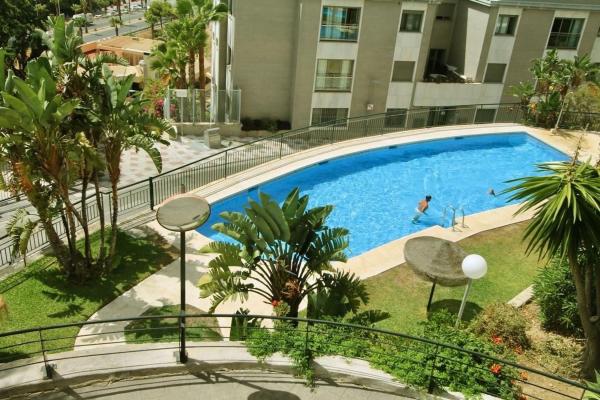 Продажа квартиры на Piso en Calle Faro, Zona Centro Comercial Torrequebrada, Benalmádena, Бенальмадена
thumbnail 3