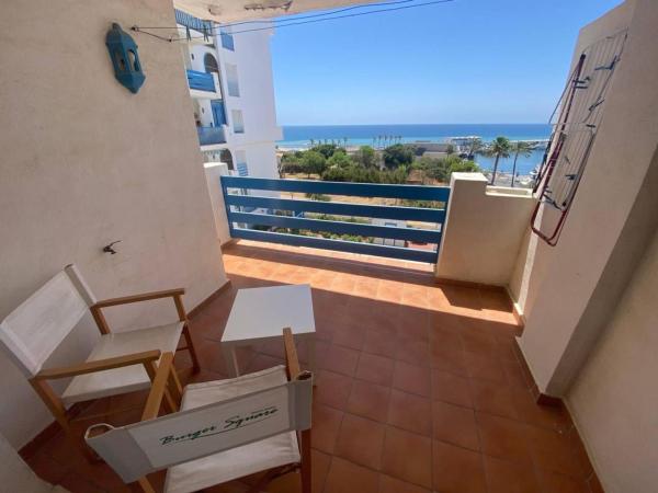 Venta de piso en Piso en Avenida Carmen, 5, Puerto de Estepona, Estepona, Estepona
 photo 1