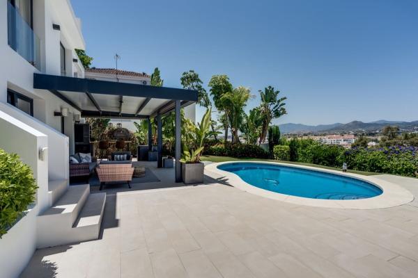 Casa o chalet independiente en Calle Miguel de Unamuno, 417, Las Brisas, Marbella photo 1