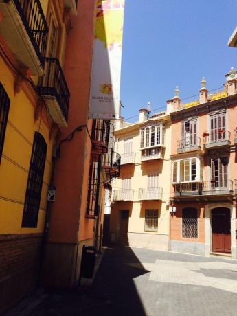 Sprzedaż mieszkania w Piso en Plaza de los Viñeros, 2 , bajo b, La Goleta - San Felipe Neri, Málaga, Málaga
photo 1