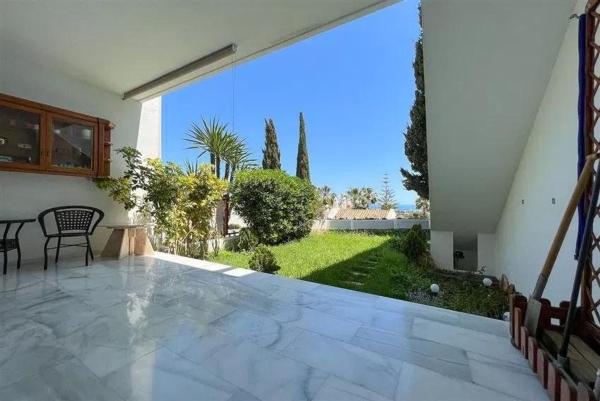 Chalet adosado en Calle Cipreses de Calahonda, 18 a, Sitio de Calahonda, Mijas thumbnail 1