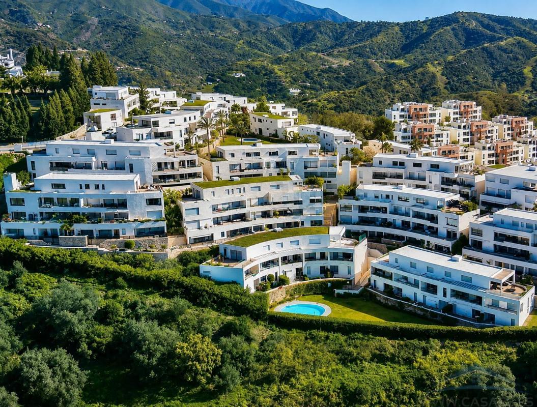 Venta de piso en Piso en Alto de los Monteros, Marbella, Marbella
 photo 4