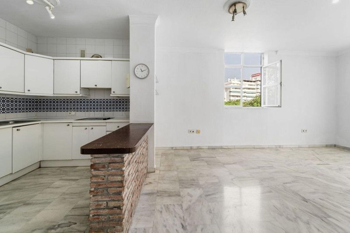 Продажа квартиры на Piso en Calle Churruca, Zona Sohail, Fuengirola, Фуэнхирола
photo 4