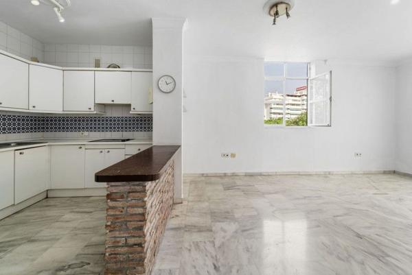 Продажа квартиры на Piso en Calle Churruca, Zona Sohail, Fuengirola, Фуэнхирола
 photo 4