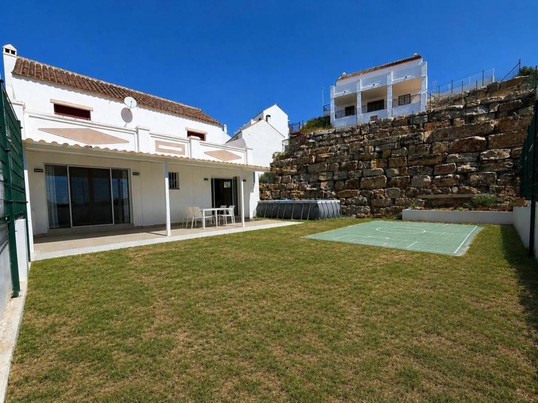 Properties for sale and rent in Spain photo 2