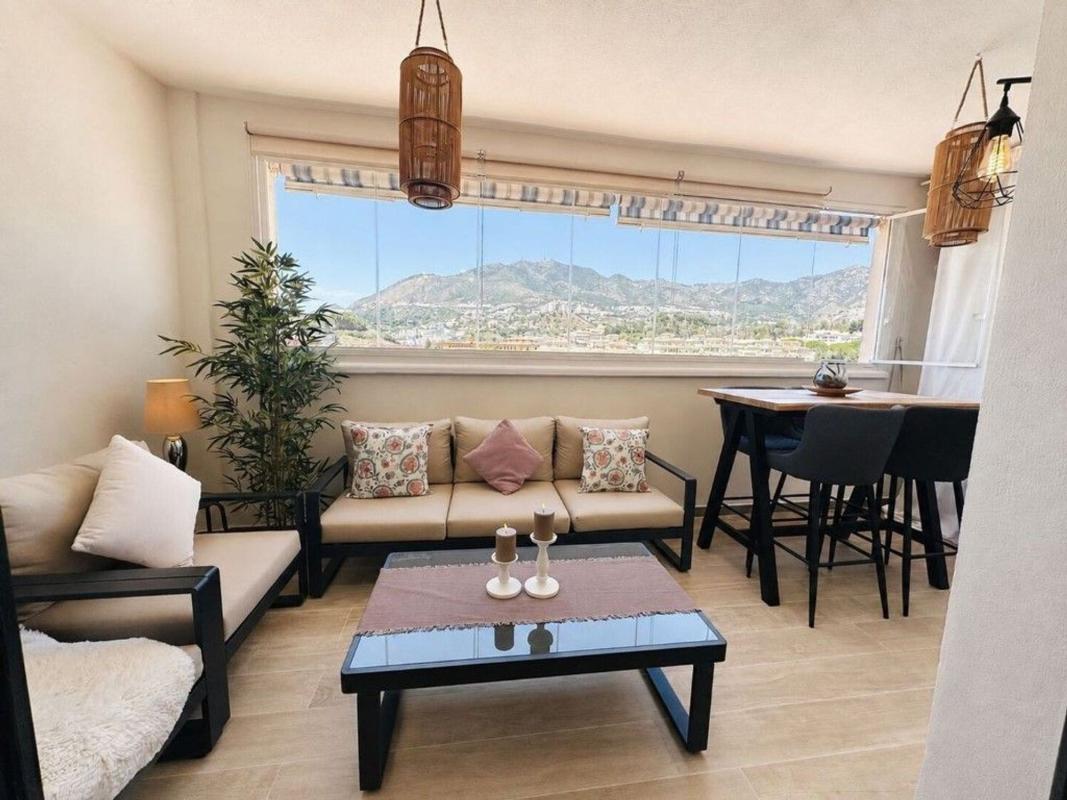 Venta de piso en Piso en Calle Faro, Zona Centro Comercial Torrequebrada, Benalmádena, Benalmádena
photo 1