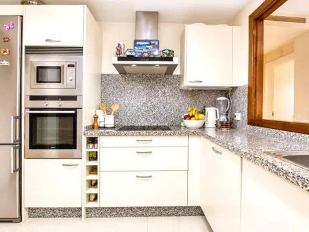 Venta de piso en Piso en Calle Jerez s/n, Paraiso-Barronal, Estepona, Estepona
 photo 3
