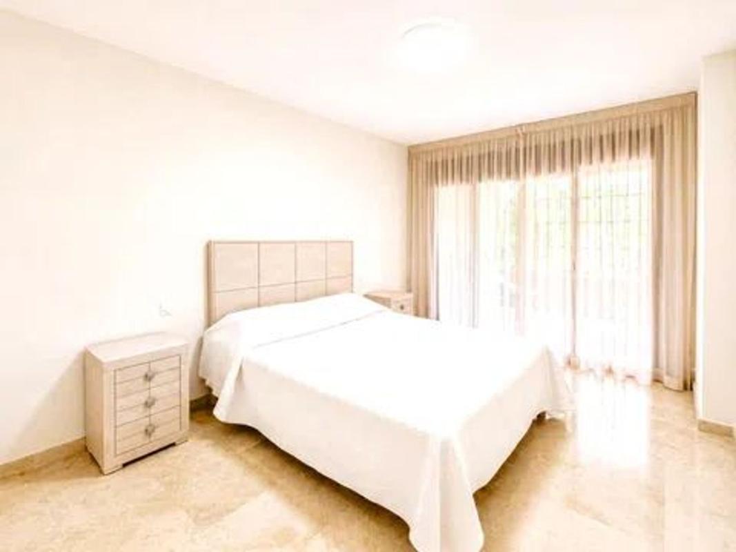 Venta de piso en Piso en Calle Jerez s/n, Paraiso-Barronal, Estepona, Estepona
 photo 4