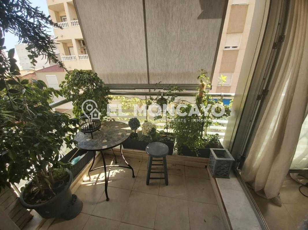 Sale of apartment in Piso en Calle Campoamor, Puerto Deportivo, Torrevieja, Torrevieja
photo 1