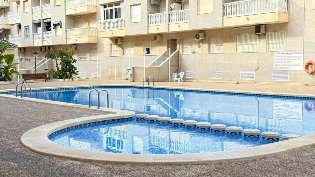 Venta de piso en Piso en Calle la Loma, 29, Avenida Habaneras - Curva de Palangre, Torrevieja, Torrevieja
 photo 2