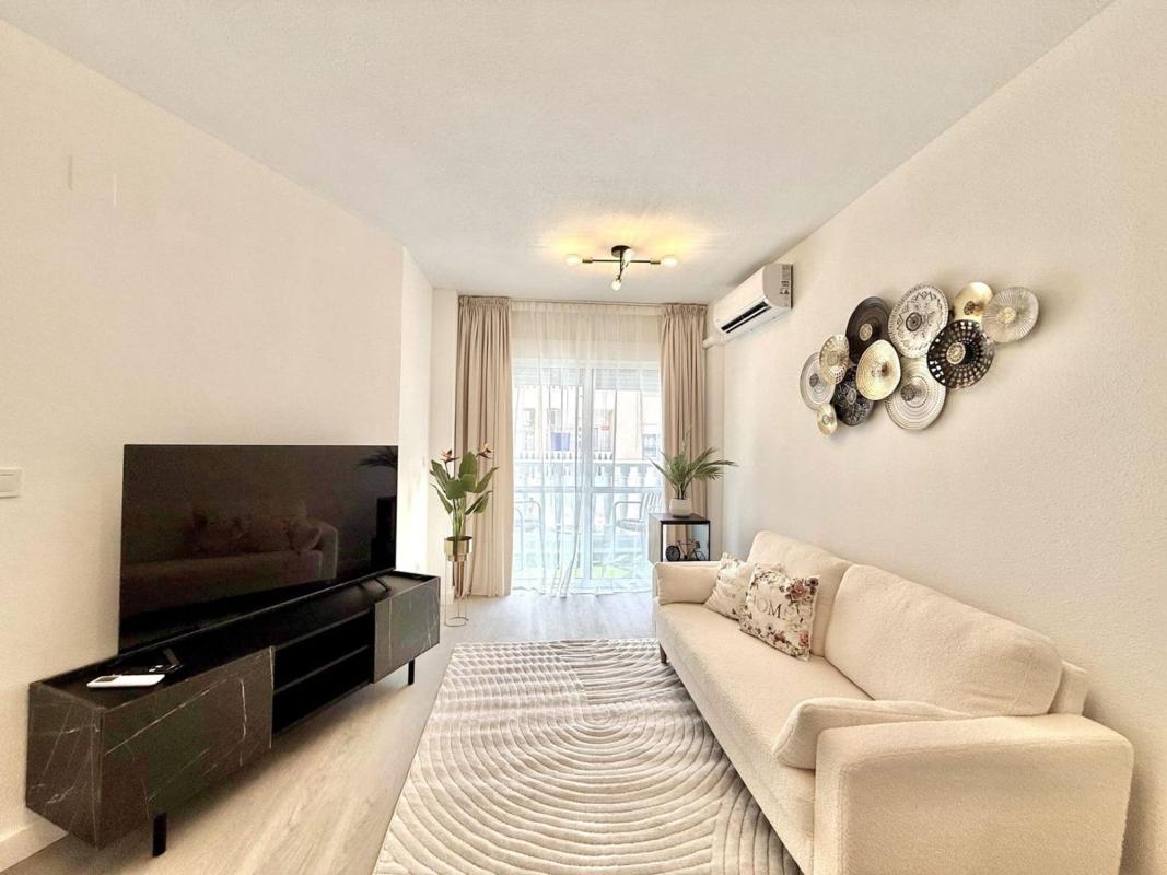 Venta de piso en Piso en Calle la Loma, 29, Avenida Habaneras - Curva de Palangre, Torrevieja, Torrevieja
 photo 5