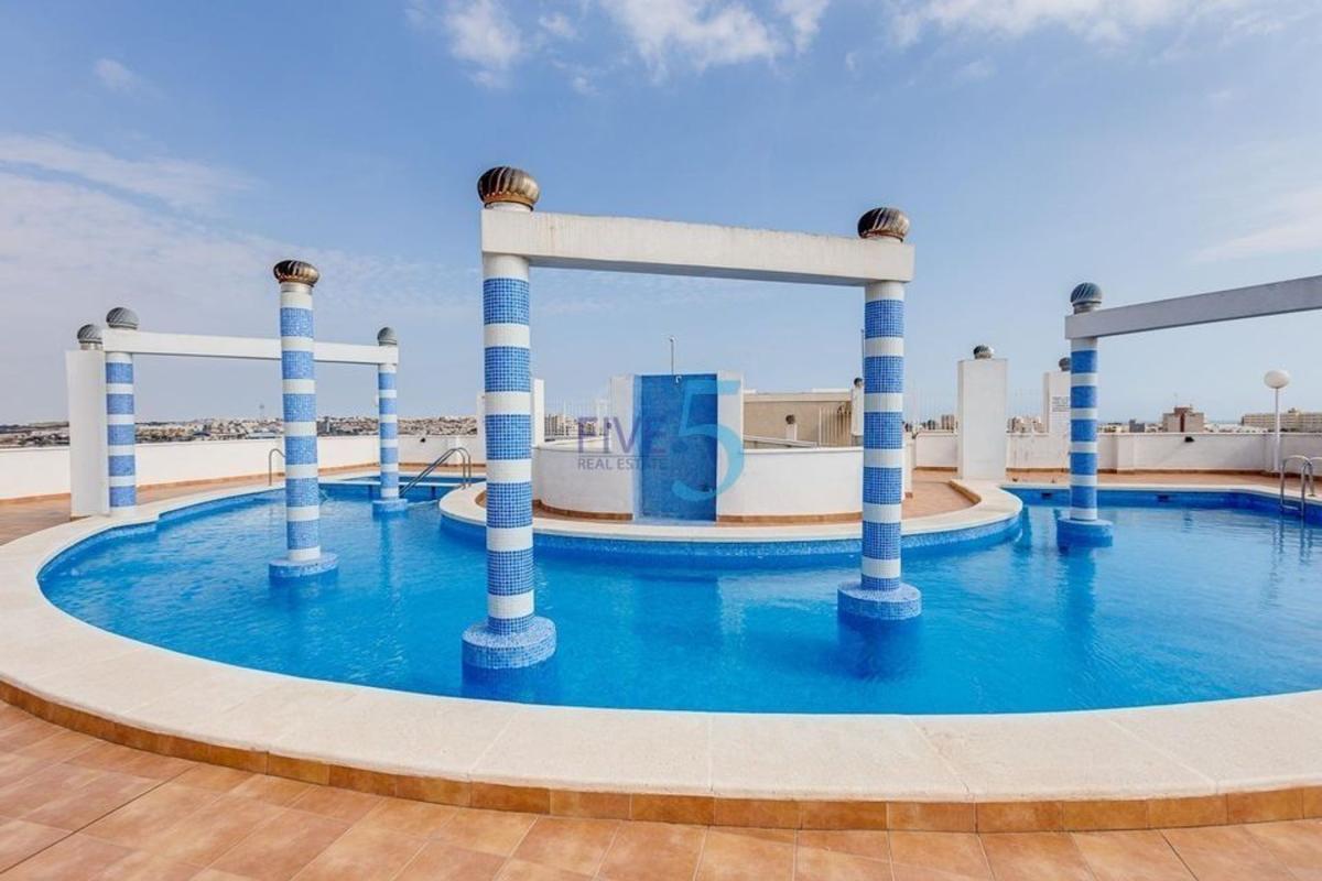 Venta de piso en Piso en Parque Acuático - Sector 25, Torrevieja, Torrevieja
photo 2