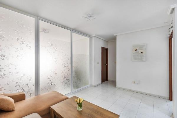 Mieszkanie na sprzedaż w  Piso en Calle del Tomillo, 34, El Molino, Torrevieja, Torrevieja photo 4