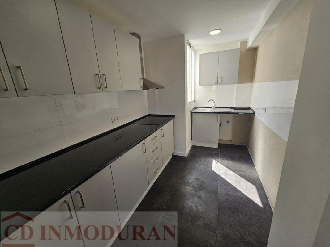 Sale of apartment in Piso en Calle del Plus Ultra, Carolinas Altas, Alicante / Alacant, Alicante
photo 3