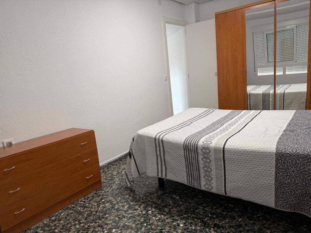 Sale of apartment in Piso en Calle D'Antonio Trueba, Carolinas Bajas, Alicante / Alacant, Alicante
photo 5