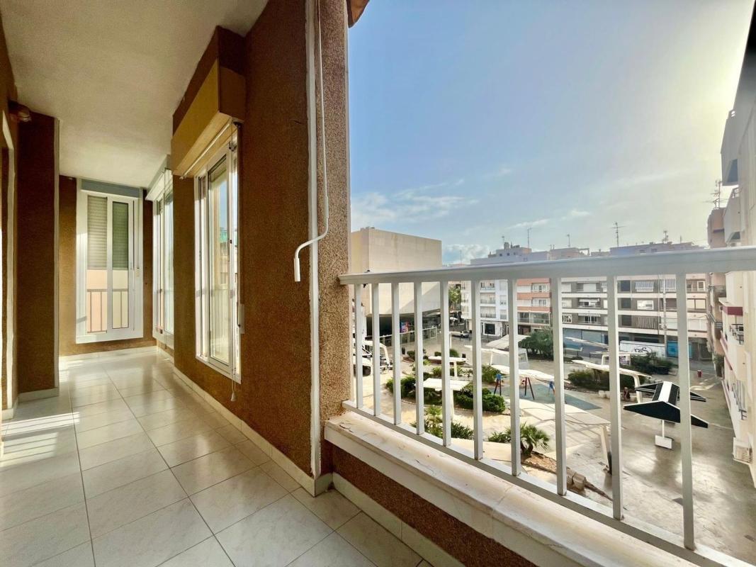 Venta de piso en Piso en Calle Patricio Perez, 7, Centro - Muelle Pesquero, Torrevieja, Torrevieja
photo 1