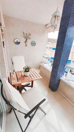 Квартира на продажу на  Piso en Calle Málaga, 1, Calas de Santiago Bernabeu, Santa Pola, Санта Пола photo 1