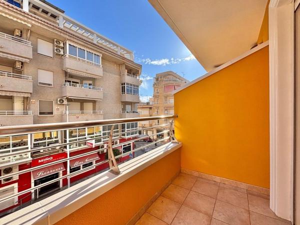 Mieszkanie na sprzedaż w Piso en Calle Villa Madrid, Puerto Deportivo, Torrevieja, Torrevieja thumbnail 3