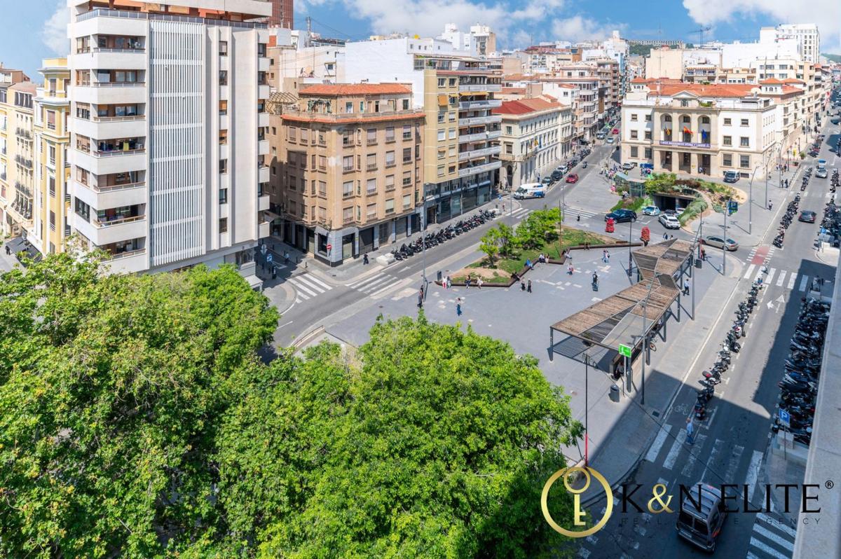 Sale of apartment in Piso en Plaza Calvo Sotelo, Centro Tradicional, Alicante / Alacant, Alicante
photo 1