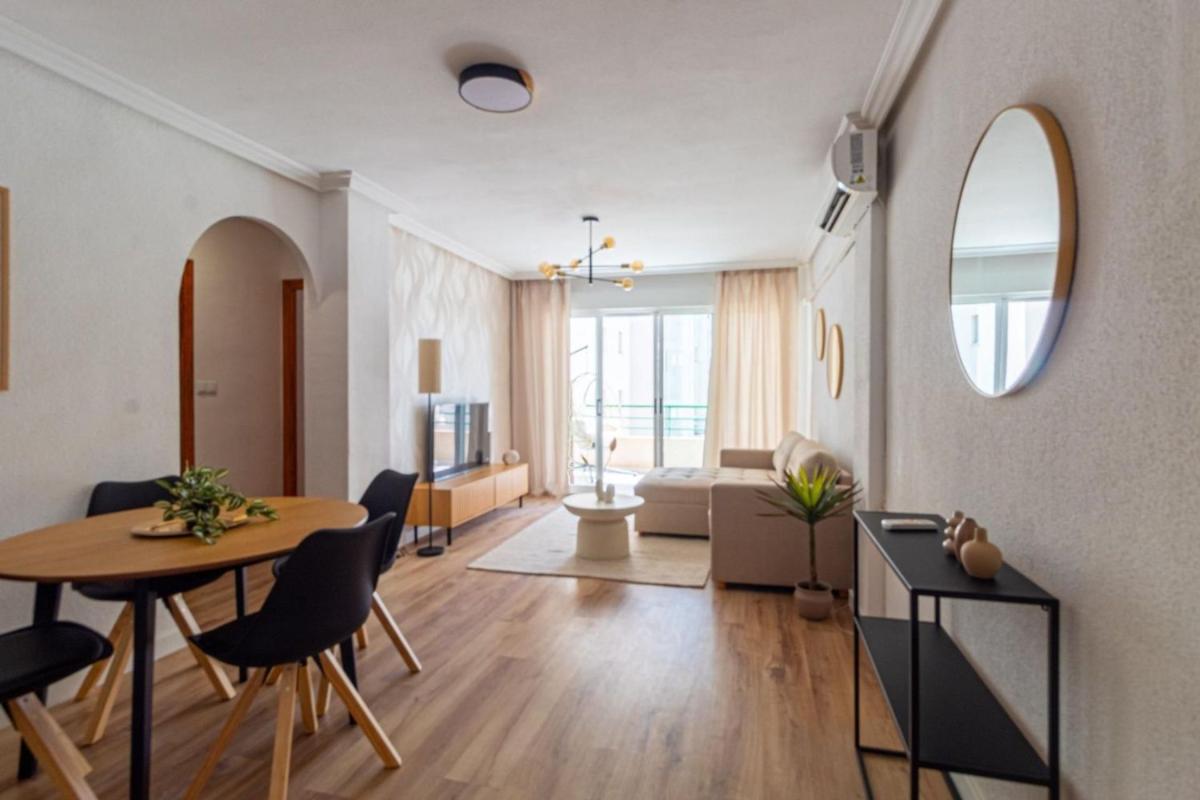 Venta de piso en Piso en Gaspar Perrelló, Torrevieja, Torrevieja
 photo 2