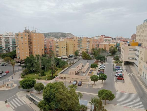 Piso en venta en Piso en Maestro Alonso, 156, Nou Alacant, Alicante / Alacant, Alicante / Alacant photo 1
