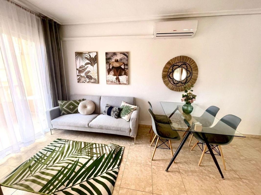Sale of apartment in Piso en El Molino, Torrevieja, Torrevieja
photo 1