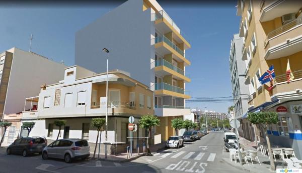 Venta de piso en Piso en Puerto Deportivo, Torrevieja, Torrevieja
thumbnail 2